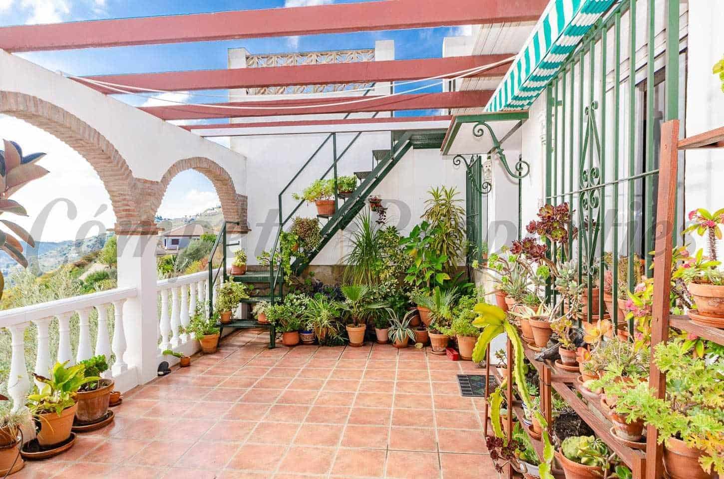 3 sypialnia Finka/Dom wiejski na sprzedaż w Competa z basenem garażem - 380 000 € (Ref: 10148836)