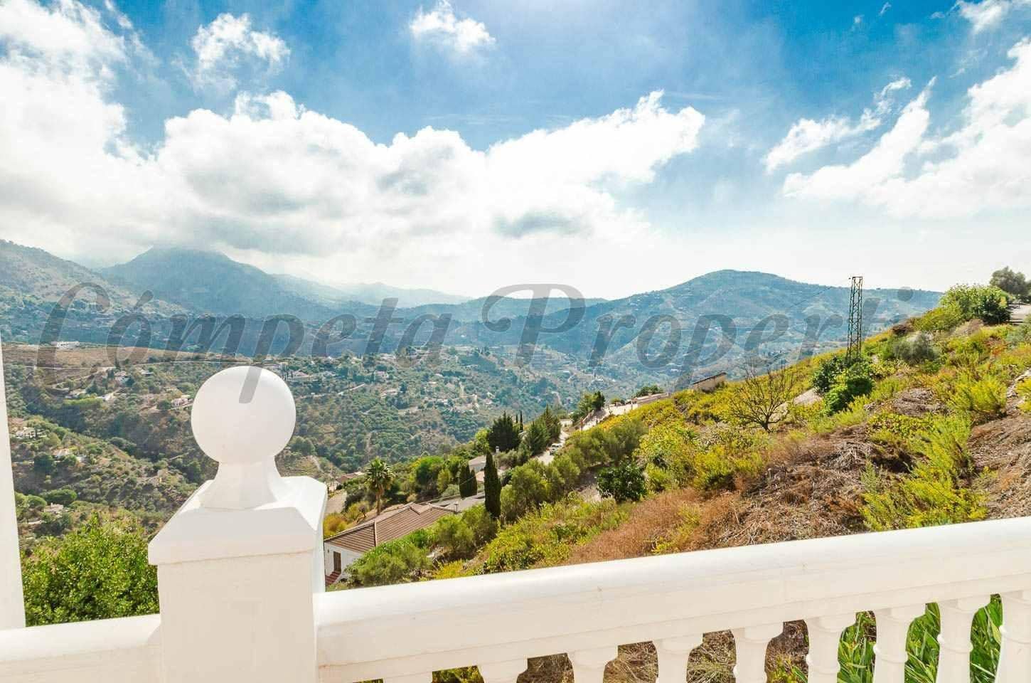 3 sypialnia Finka/Dom wiejski na sprzedaż w Competa z basenem garażem - 380 000 € (Ref: 10148836)