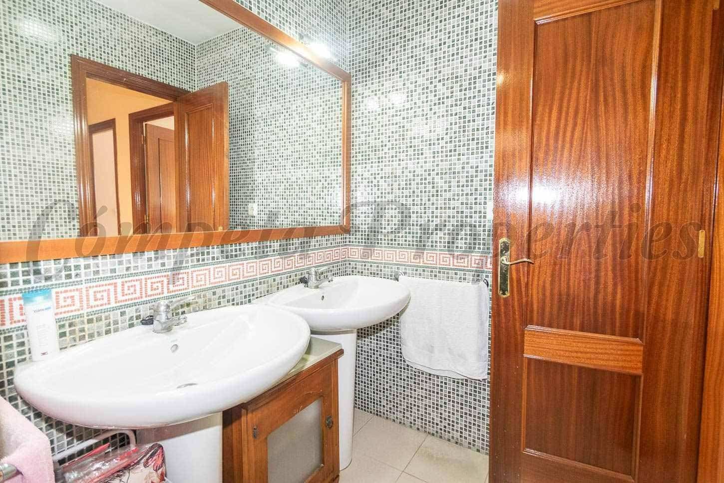 2 bedroom Apartment for rent in Torrox-Costa - € 1,200 (Ref: 10155265)