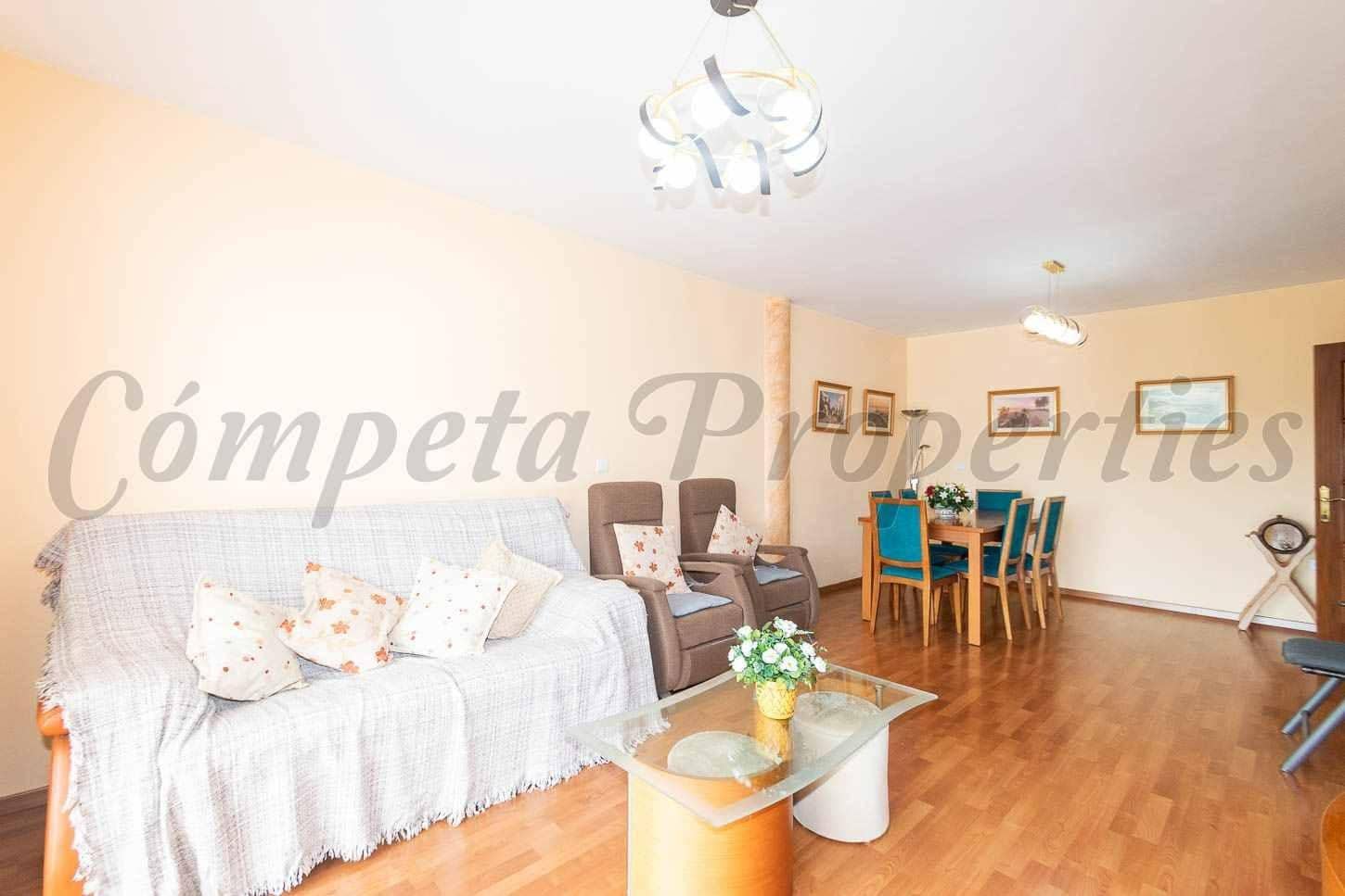 2 bedroom Apartment for rent in Torrox-Costa - € 1,200 (Ref: 10155265)