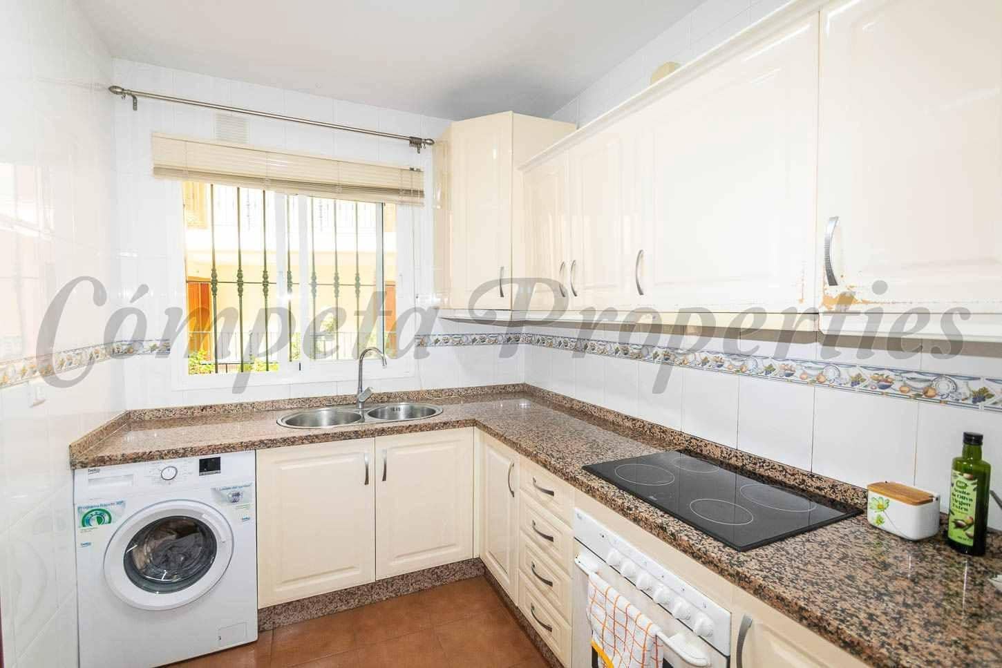 2 bedroom Apartment for rent in Torrox-Costa - € 1,200 (Ref: 10155265)