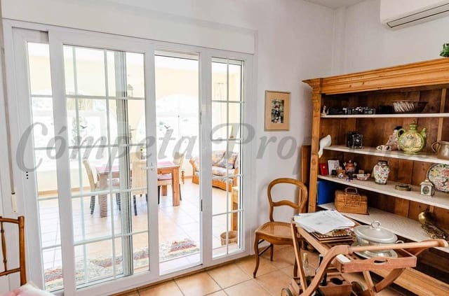 Finca/Casa Rural de 2 habitaciones en Cómpeta en venta con garaje - 349.000 € (Ref: 10161509)