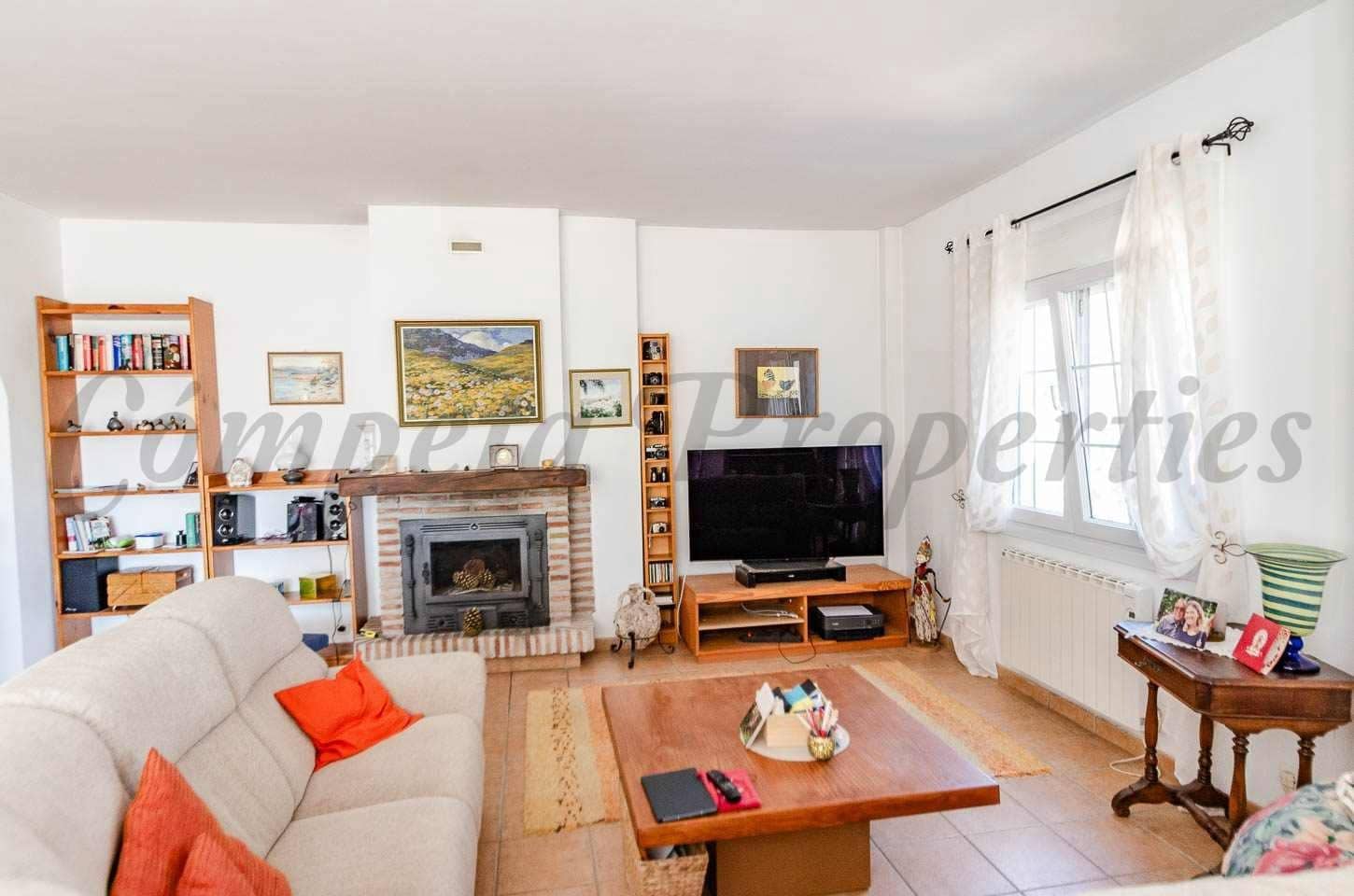 Finca/Casa Rural de 2 habitaciones en Cómpeta en venta con garaje - 349.000 € (Ref: 10161509)