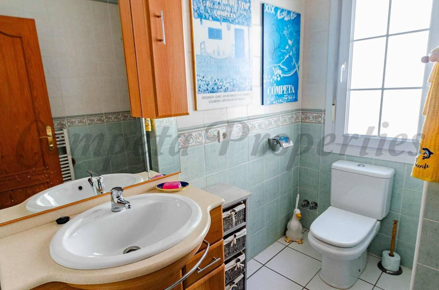 Finca/Casa Rural de 2 habitaciones en Cómpeta en venta con garaje - 349.000 € (Ref: 10161509)