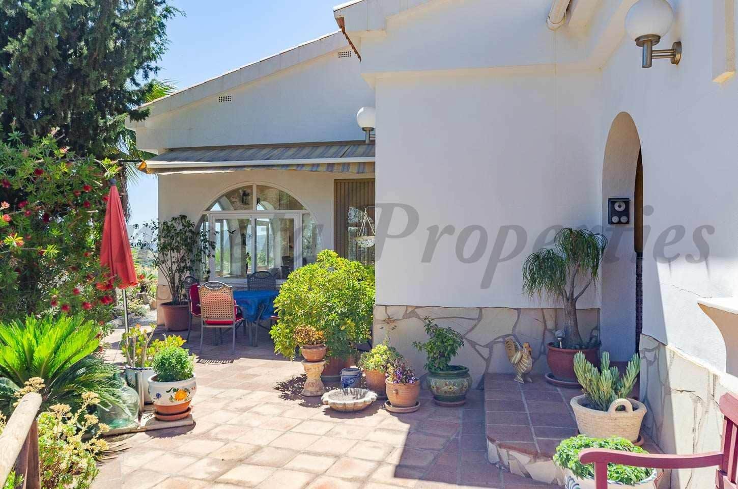 Finca/Casa Rural de 2 habitaciones en Cómpeta en venta con garaje - 349.000 € (Ref: 10161509)