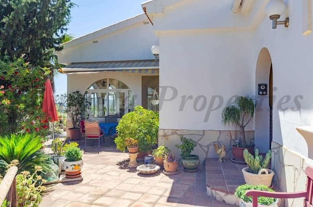 Finca/Casa Rural de 2 habitaciones en Cómpeta en venta con garaje - 349.000 € (Ref: 10161509)