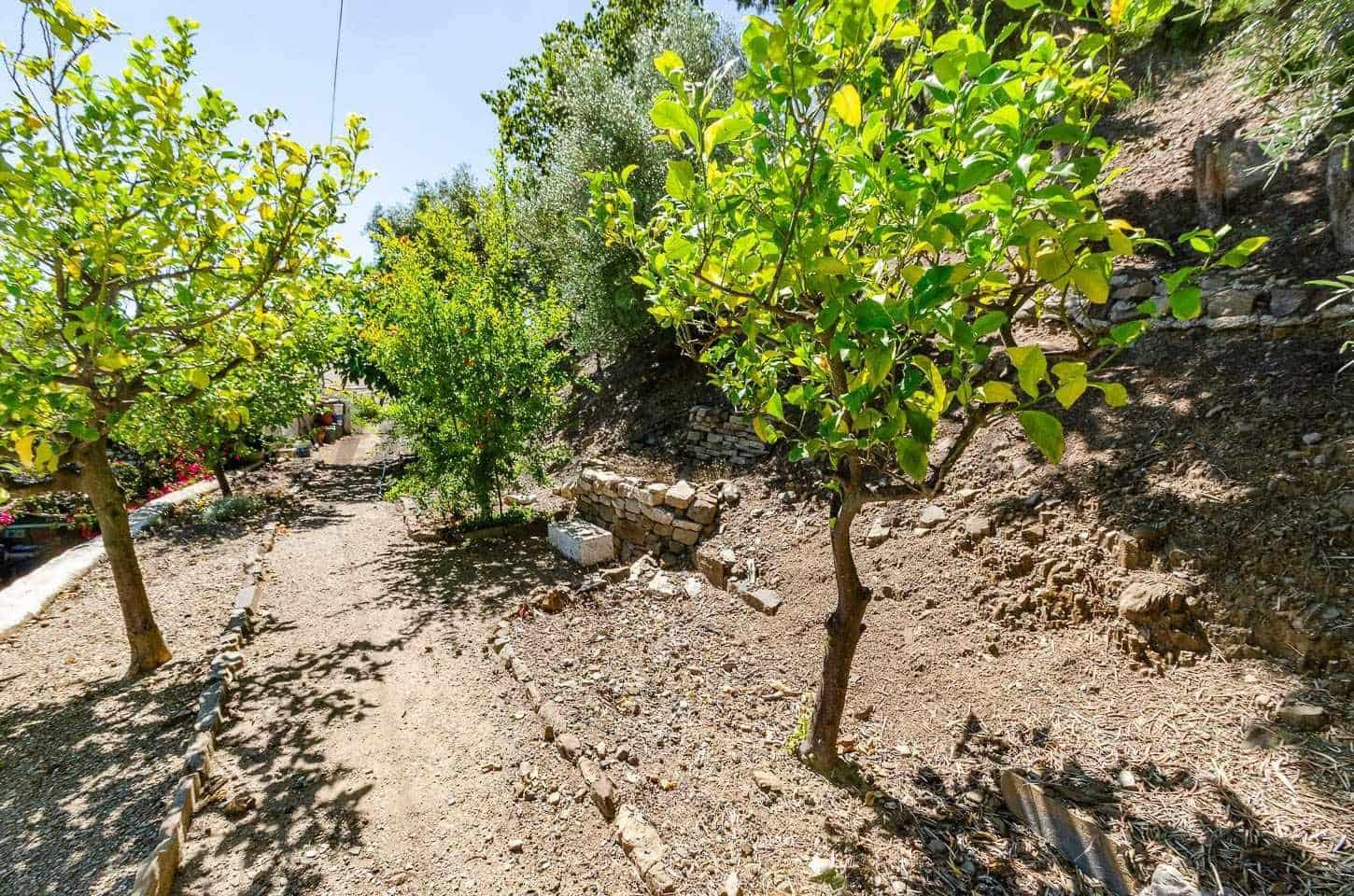 Finca/Casa Rural de 2 habitaciones en Cómpeta en venta con garaje - 349.000 € (Ref: 10161509)