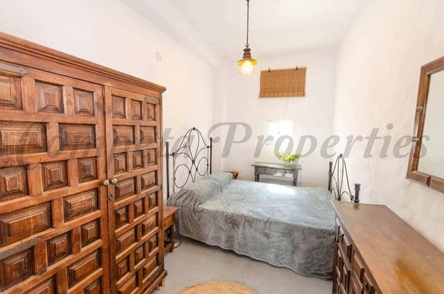 2 Zimmer Haus zu vermieten in Archez - 490 € (Ref: 10162269)