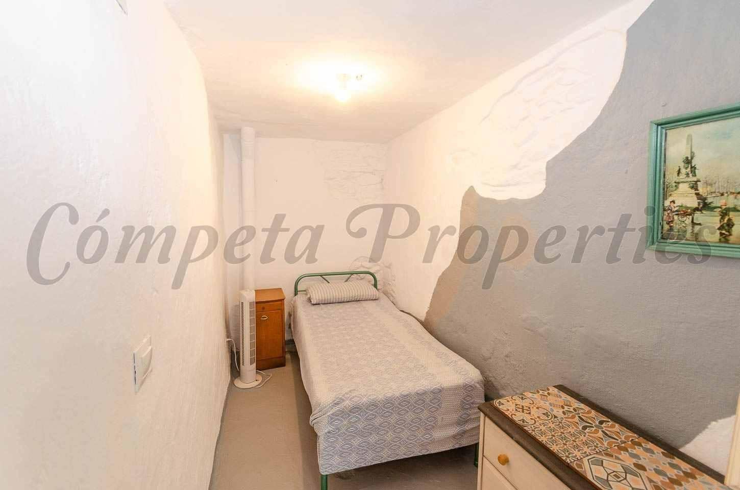 2 bedroom Townhouse for rent in Archez - € 490 (Ref: 10162269)