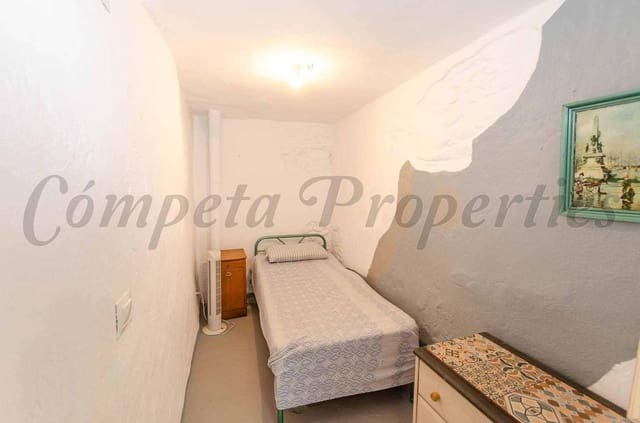2 Zimmer Haus zu vermieten in Archez - 490 € (Ref: 10162269)