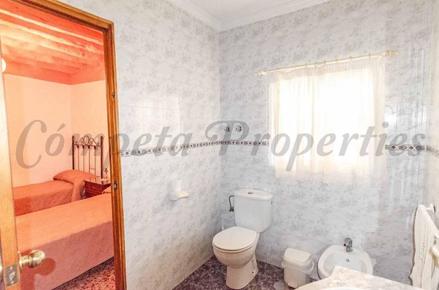 6 slaapkamer Huis te koop in Arenas - € 150.000 (Ref: 10174626)