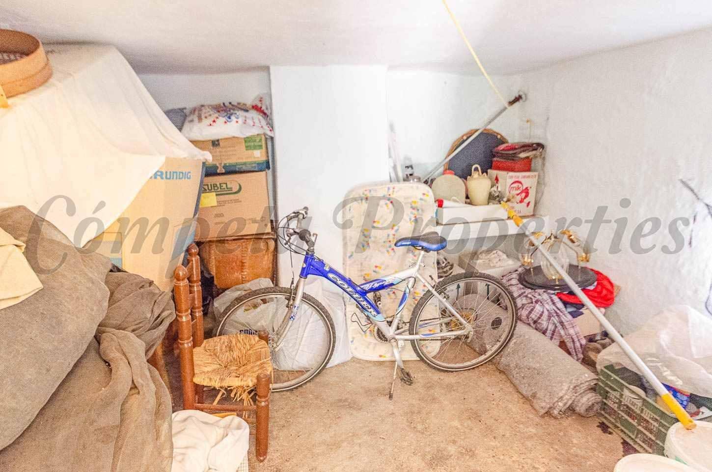 6 slaapkamer Huis te koop in Arenas - € 150.000 (Ref: 10174626)