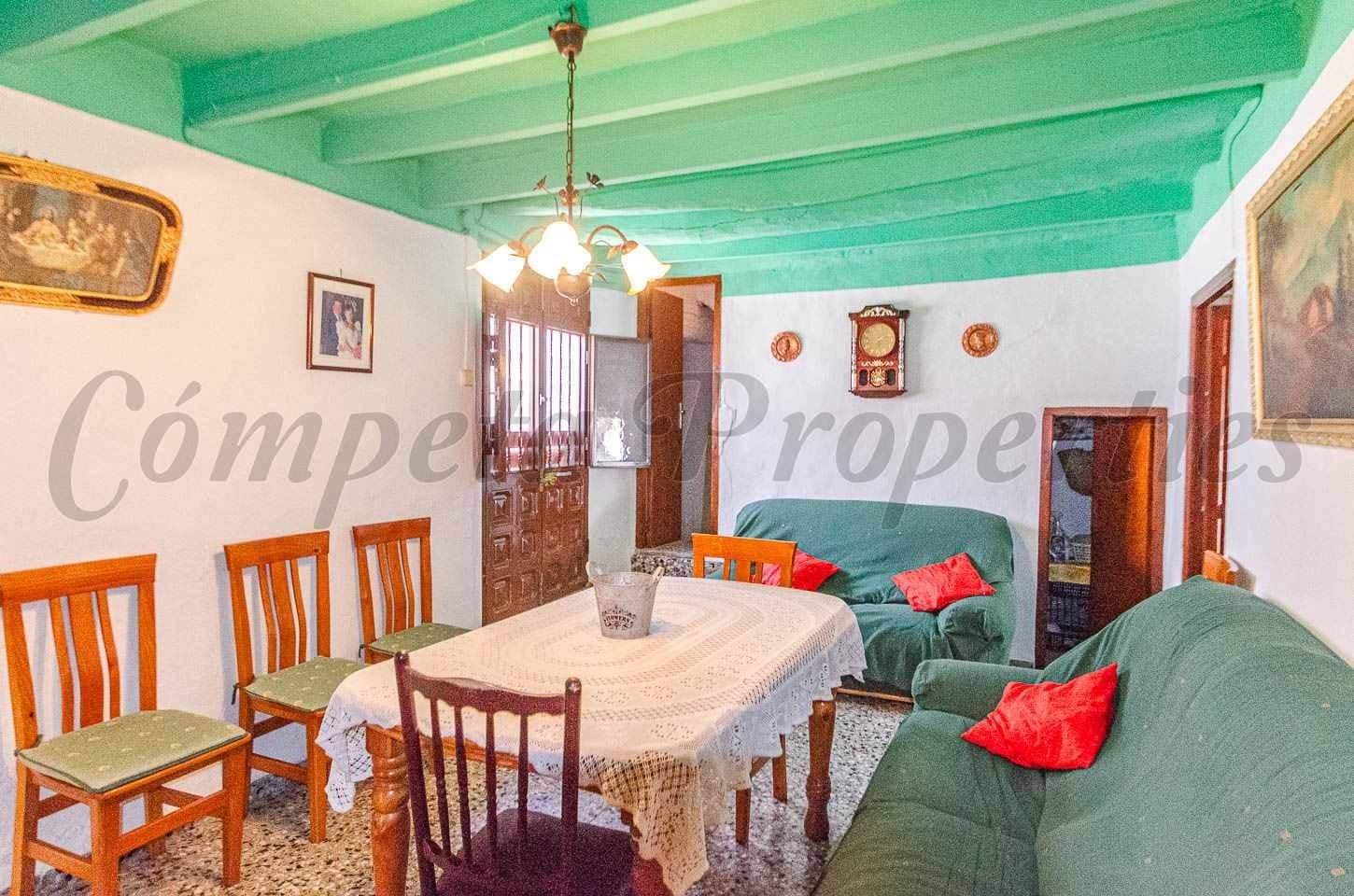 6 slaapkamer Huis te koop in Arenas - € 150.000 (Ref: 10174626)