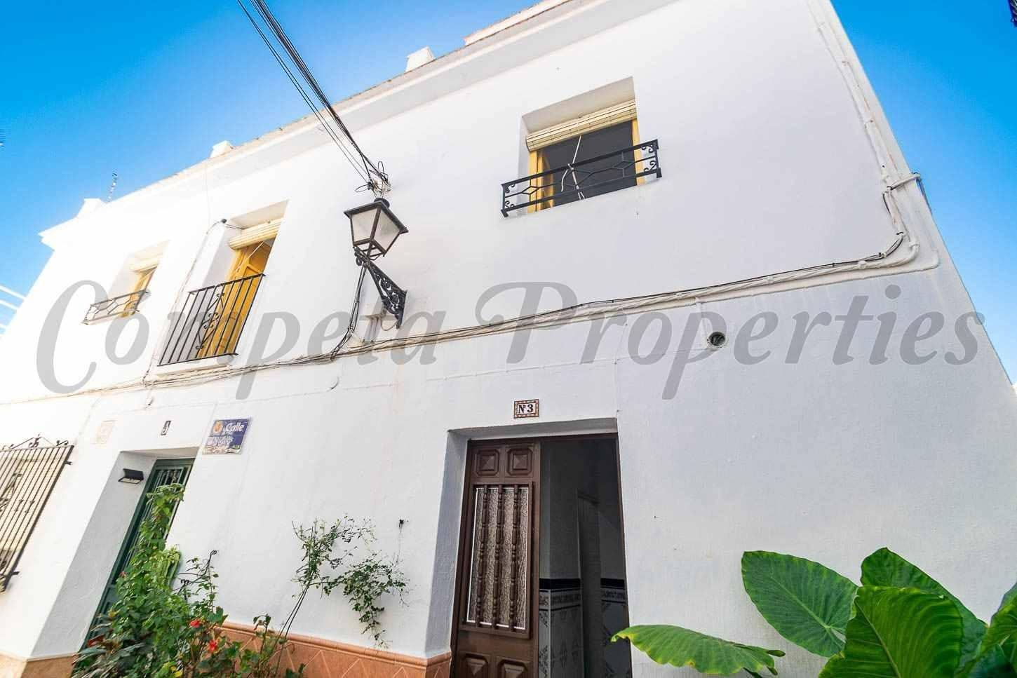 Casa de 3 habitaciones en Torrox en venta - 179.900 € (Ref: 10174627)