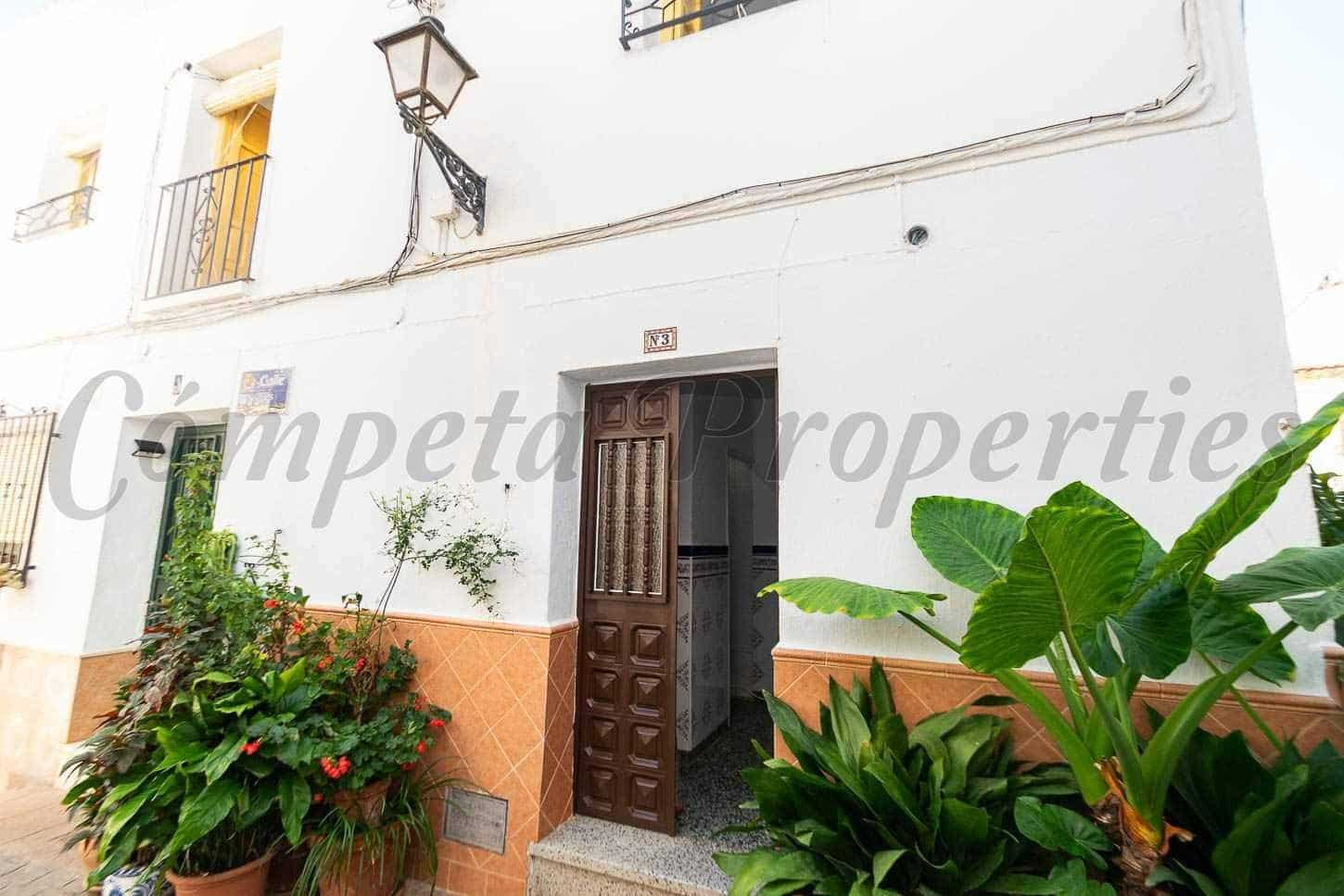 Casa de 3 habitaciones en Torrox en venta - 179.900 € (Ref: 10174627)