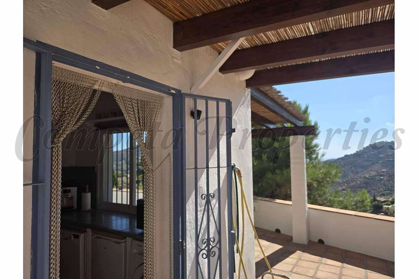 3 makuuhuone Maalaistalo myytävänä paikassa Competa mukana uima-altaan - 425 000 € (Ref: 10180603)
