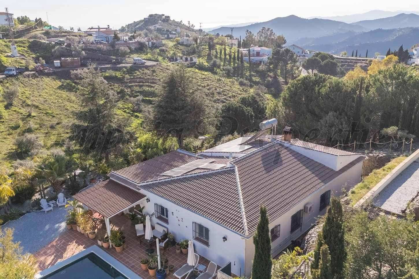 4 quarto Quinta/Casa Rural para venda em Competa com piscina garagem - 690 000 € (Ref: 10183106)