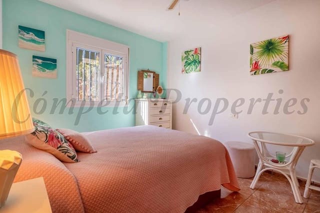 4 quarto Quinta/Casa Rural para venda em Cómpeta com piscina garagem - 690 000 € (Ref: 10183106)