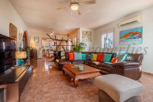 4 quarto Quinta/Casa Rural para venda em Cómpeta com piscina garagem - 690 000 € (Ref: 10183106)