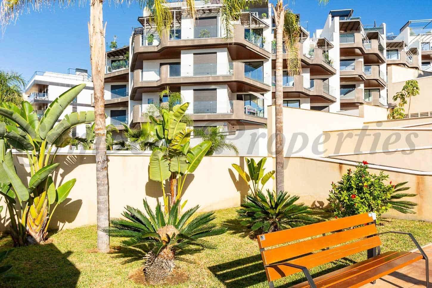 2 sovrum Takvåning till salu i Torrox-Costa med pool garage - 398 000 € (Ref: 10183107)