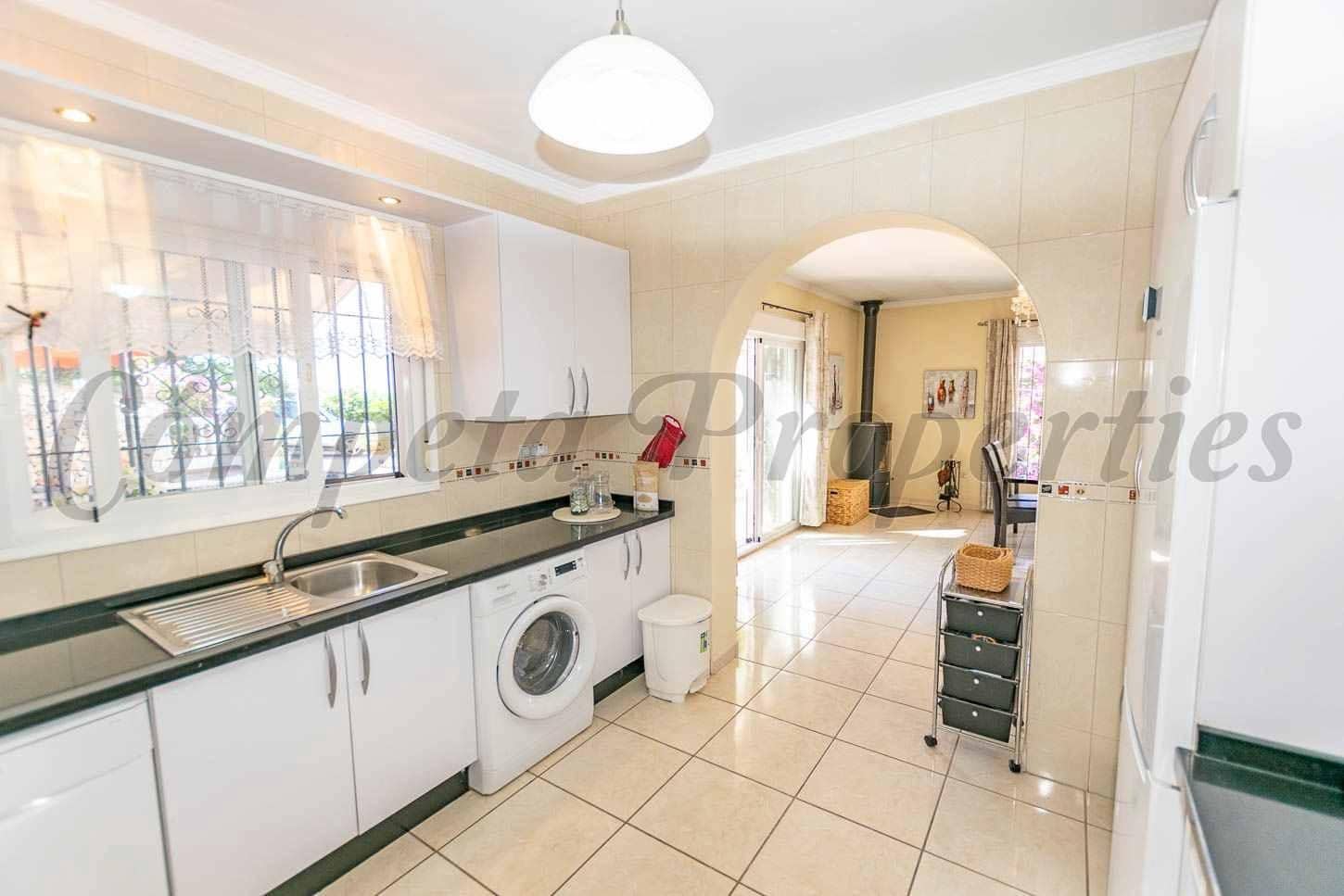 3 slaapkamer Finca/Landhuis te koop in Archez met zwembad - € 849.000 (Ref: 10184887)