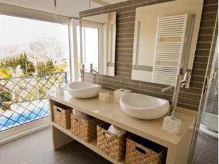 5 slaapkamer Villa voor vakantieverhuur in Cómpeta met zwembad garage - € 1.800 (Ref: 1960102)