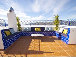 5 slaapkamer Villa voor vakantieverhuur in Cómpeta met zwembad garage - € 1.800 (Ref: 1960102)