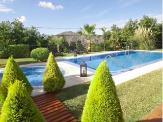 5 slaapkamer Villa voor vakantieverhuur in Cómpeta met zwembad garage - € 1.800 (Ref: 1960102)