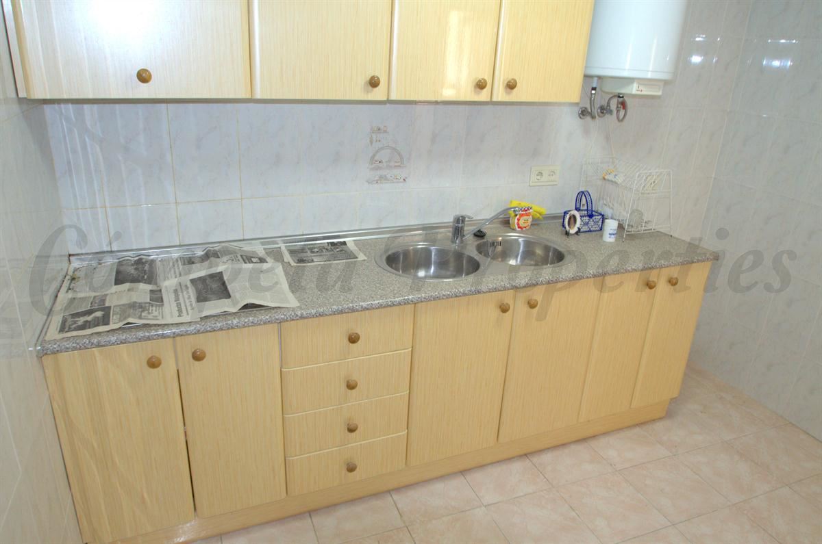 9 soverom Hus til salgs i Canillas de Albaida - € 159 000 (Ref: 1991836)