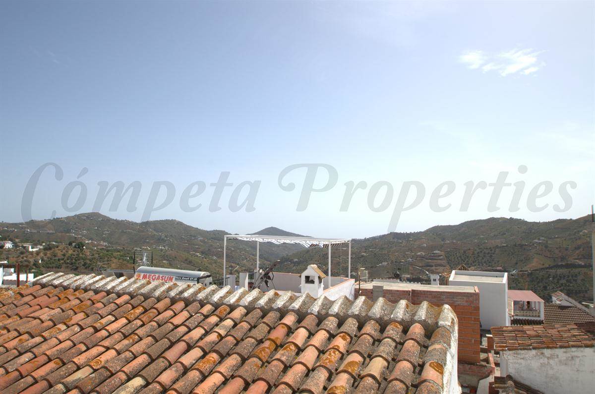 9 soverom Hus til salgs i Canillas de Albaida - € 159 000 (Ref: 1991836)