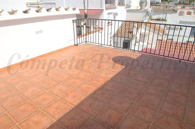 9 soverom Hus til salgs i Canillas de Albaida - € 159 000 (Ref: 1991836)