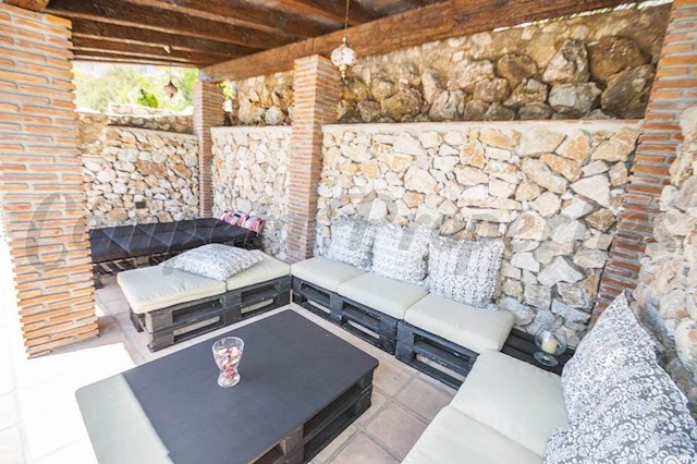 2 bedroom Villa for holiday rental in Cómpeta with pool - € 650 (Ref: 2247216)