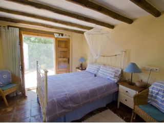 4 bedroom Villa for holiday rental in Cómpeta with pool - € 1,127 (Ref: 2351944)