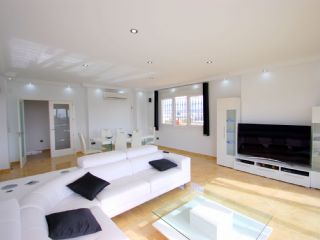 3 camera da letto Villa da affitare come casa vacanza in Torre del Mar, Vélez-Málaga con piscina garage - 1.600 € (Rif: 2406144)