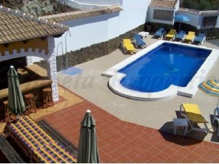 6 camera da letto Villa da affitare come casa vacanza in Sayalonga con piscina - 1.200 € (Rif: 2468782)