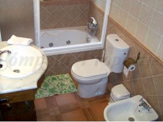 6 camera da letto Villa da affitare come casa vacanza in Sayalonga con piscina - 1.200 € (Rif: 2468782)