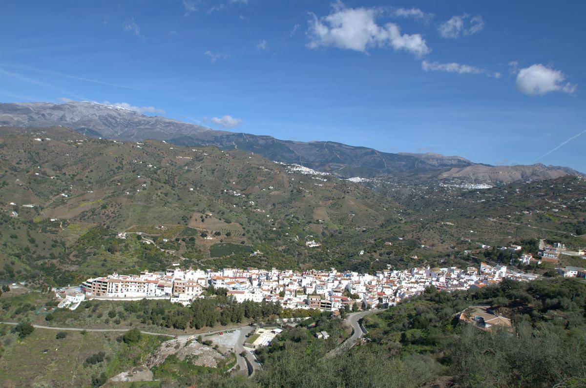 2 soveværelse Finca/Landehus til salg i Sayalonga - € 235.000 (Ref: 2600689)