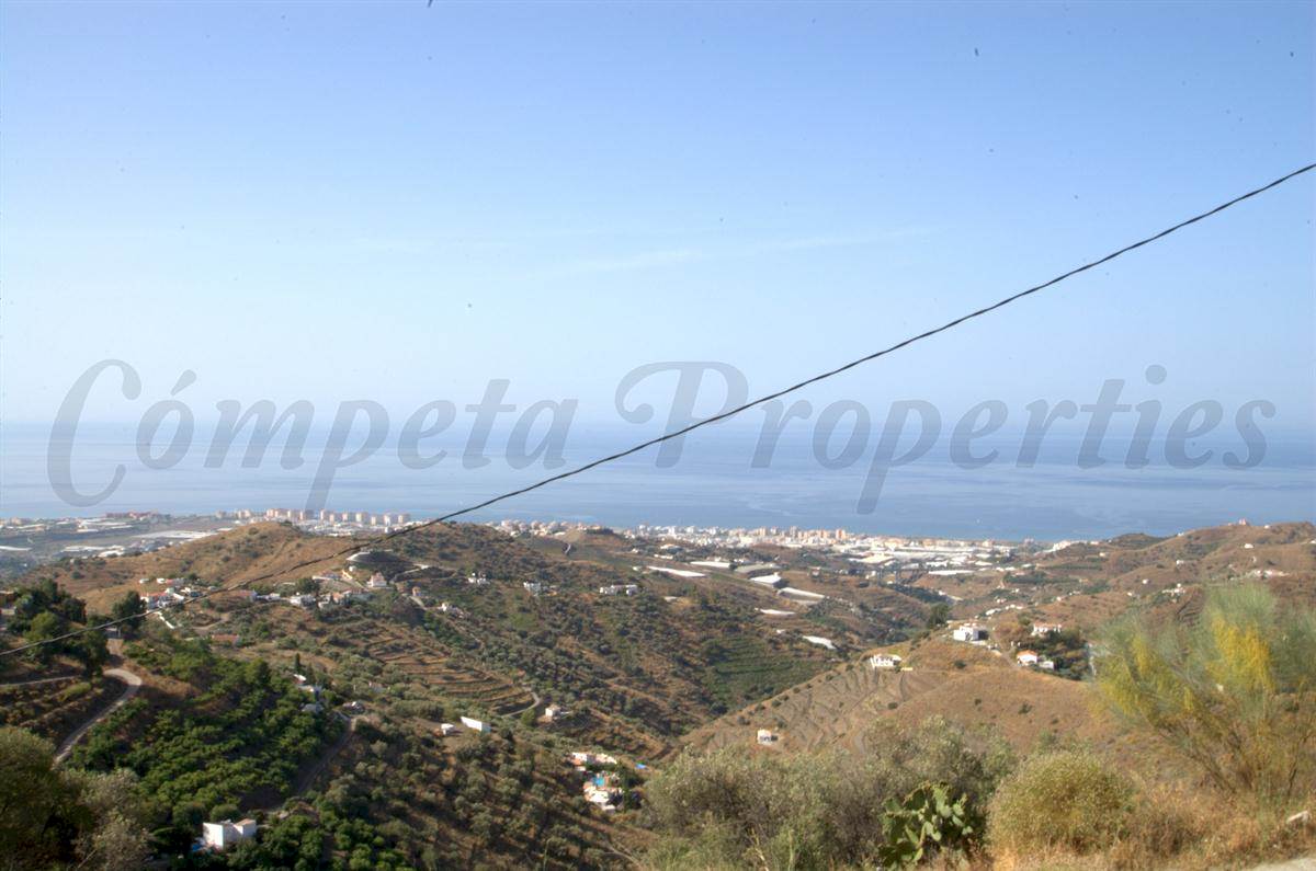 Mark till salu i Torrox - 240 000 € (Ref: 2678150)