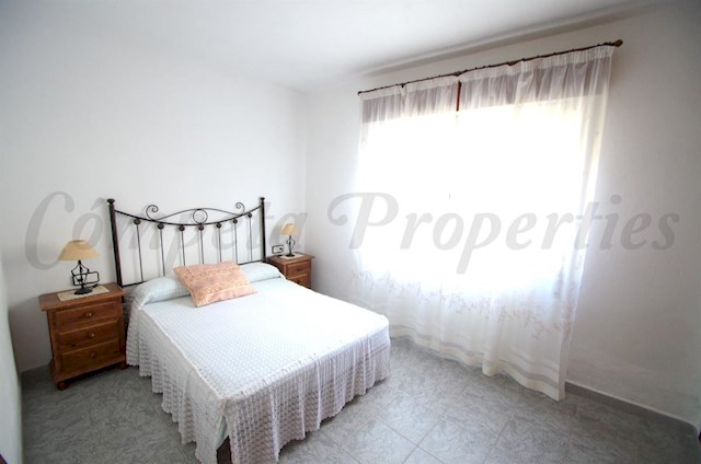 3 slaapkamer Huis te koop in Canillas de Albaida - € 108.000 (Ref: 2685198)