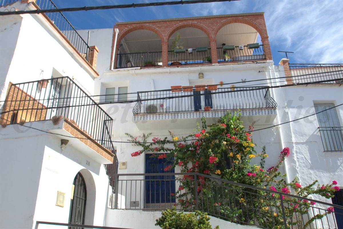 3 slaapkamer Huis te koop in Canillas de Albaida - € 170.000 (Ref: 2685995)