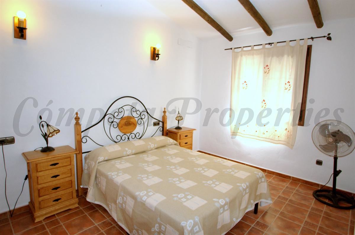 3 camera da letto Villa da affitare come casa vacanza in Sayalonga con piscina - 625 € (Rif: 2707642)