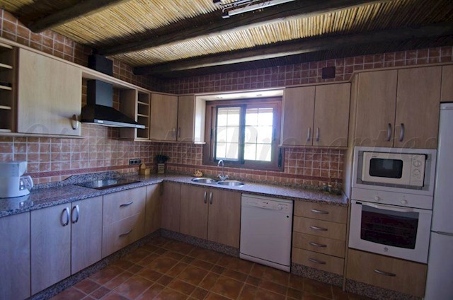 3 camera da letto Villa da affitare come casa vacanza in Sayalonga con piscina - 625 € (Rif: 2707642)