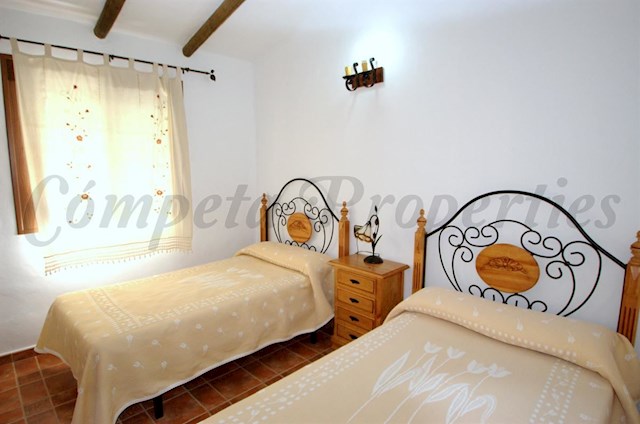 3 camera da letto Villa da affitare come casa vacanza in Sayalonga con piscina - 625 € (Rif: 2707642)