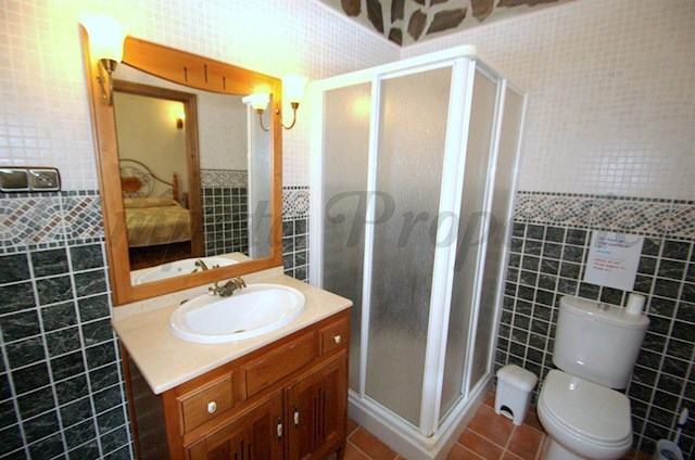 3 camera da letto Villa da affitare come casa vacanza in Sayalonga con piscina - 625 € (Rif: 2707642)