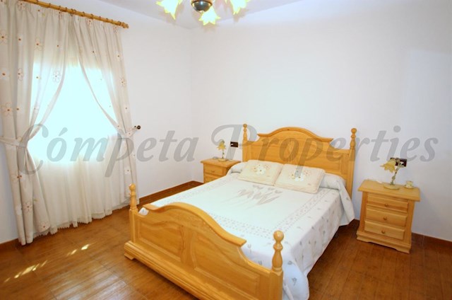 5 camera da letto Villa da affitare come casa vacanza in Corumbela, Sayalonga con piscina - 625 € (Rif: 2707644)