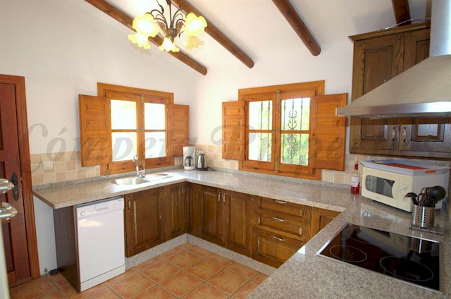 2 bedroom Villa for holiday rental in Cómpeta with pool - € 500 (Ref: 2722806)