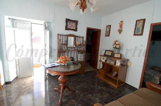 3 slaapkamer Huis te koop in Canillas de Albaida - € 108.000 (Ref: 2743282)