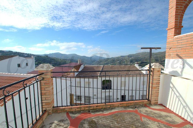 3 slaapkamer Huis te koop in Canillas de Albaida - € 108.000 (Ref: 2743282)