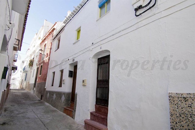 2 soveværelse Byhus til salg i Cómpeta - € 76.000 (Ref: 2794878)