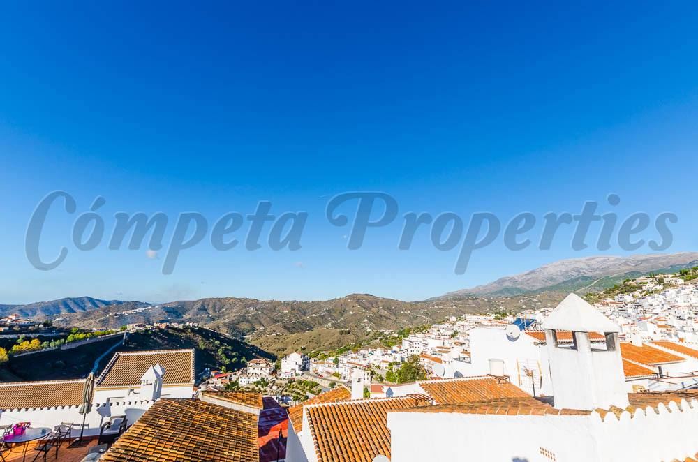 3 bedroom Townhouse for sale in Competa - € 259,000 (Ref: 2824979)